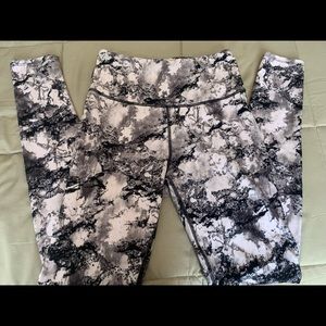 SO marble leggings, size S
